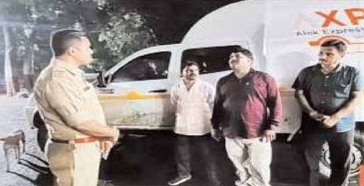 थांदला पुलिस ने पार्सल वाहन से भारी मात्रा किया था सोना , चाँदी और नकद राशि बरामद , प्रारंभिक जांच इनकम टैक्स के अधिकारियों ने पूरी कर पूरा माल लिया अपने कब्जे में