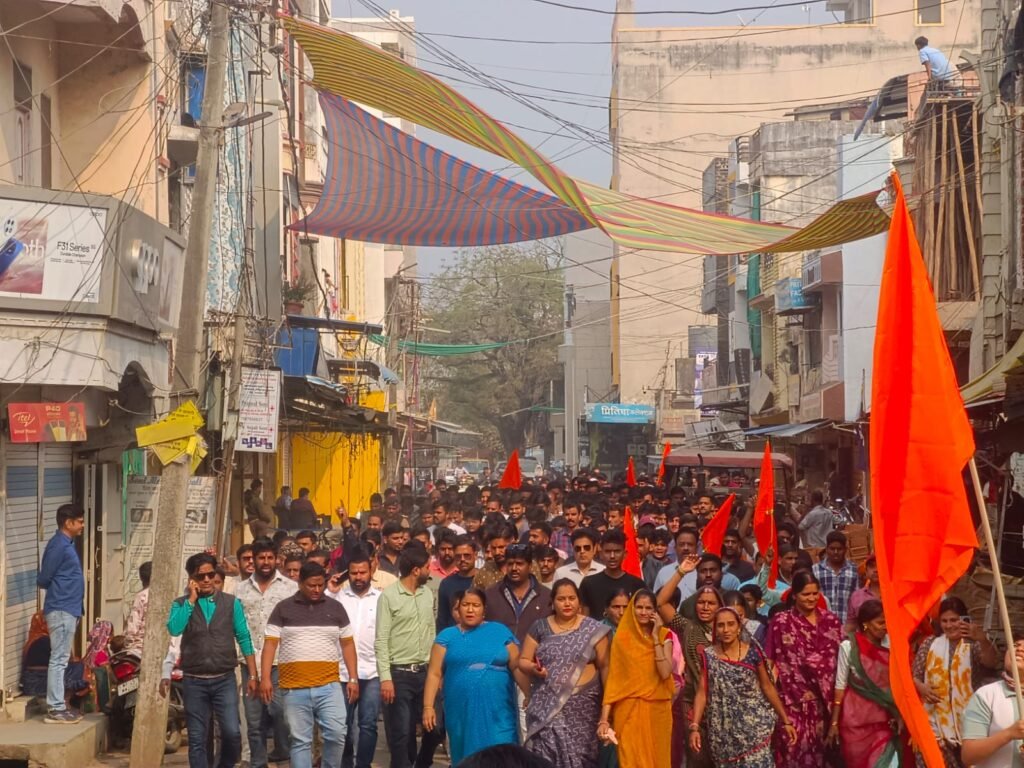 मेघनगर भयावह गौकशी घटना खुलासे के बाद नगर में दिखा जनाक्रोश घटना के विरोध में पुरे नगर का एक एक प्रतिष्ठान बंद विरोध प्रदर्शन को युवाओं के साथ महिलाओं का भी समर्थन