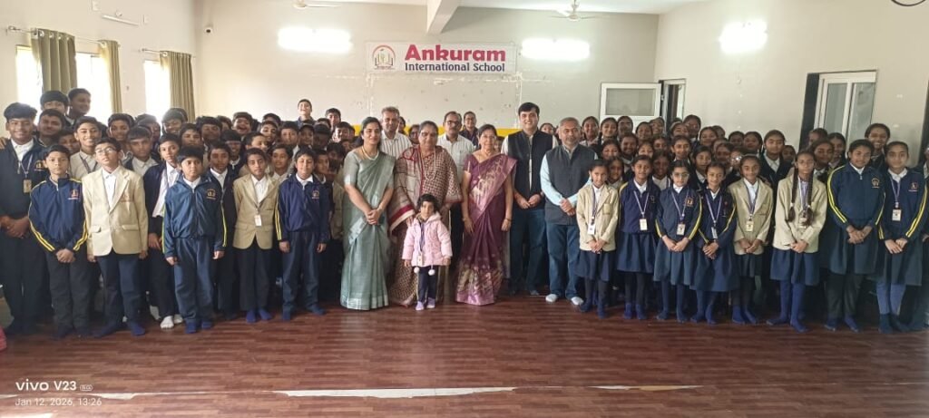 झाबुआ अंकुरम इंटरनेशनल स्कूल बच्चों के हृदय में शिक्षा के साथ संस्कारों का बीजारोपण भी कर रहा है – केबिनेट मंत्री निर्मला भूरिया